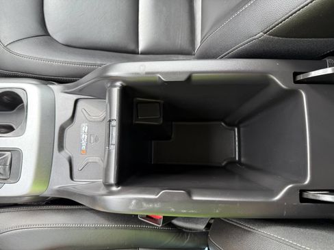 Used 2020 Chevrolet Colorado ZR2 AWD/4WD image 34