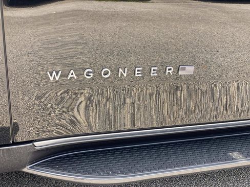 Used 2022 Jeep Wagoneer Series II AWD/4WD image 13