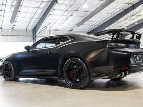 Used 2018 Chevrolet Camaro ZL1 image 4