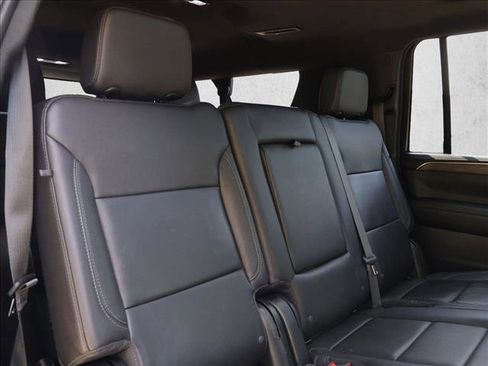 Used 2022 Chevrolet Suburban Z71 w/ Luxury Package AWD/4WD image 28