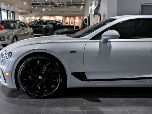Used 2024 Bentley Continental GT image 7