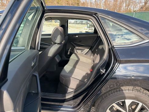 Used 2024 Volkswagen Jetta S image 9