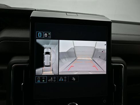 Used 2025 GMC Yukon Denali w/ Sun & Power Step Package RWD image 11