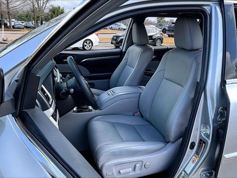 Used 2019 Toyota Highlander Limited Platinum image 7