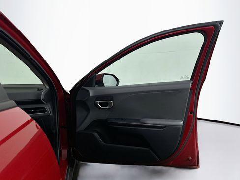 Used 2025 Kia K4 LXS image 31