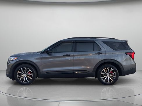 Used 2026 Ford Explorer ST-Line w/ ST-Line Street Pack RWD image 43