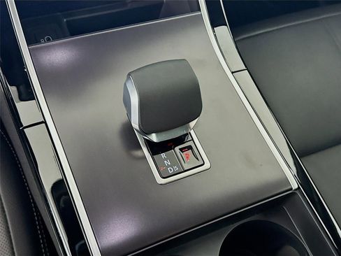 New 2026 Land Rover Range Rover Velar Belgravia AWD/4WD image 19