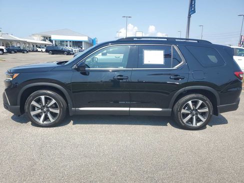 Used 2024 Honda Pilot Touring image 2