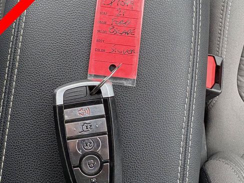 Used 2021 Ford Escape SE w/ Convenience Package FWD image 29