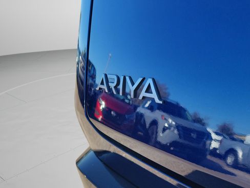Used 2023 Nissan Ariya FWD image 35