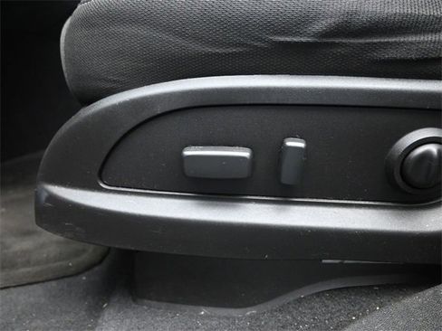 Used 2017 Chevrolet Traverse LT w/ Style and Technology Package image 7