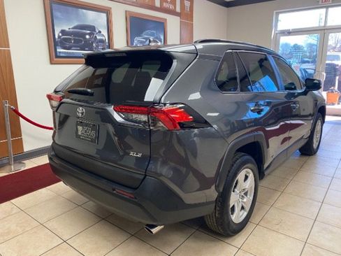 Used 2021 Toyota RAV4 XLE w/ Convenience Package image 3