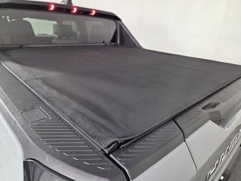 Used 2024 GMC Hummer EV 3X image 28