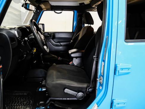 Used 2017 Jeep Wrangler Unlimited Sport AWD/4WD image 4