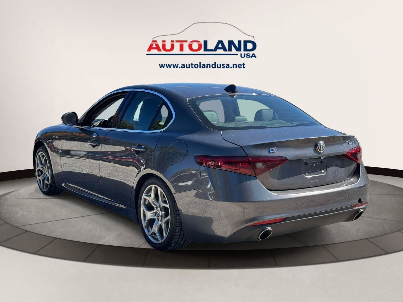 Used 2020 Alfa Romeo Giulia Ti AWD/4WD image 5