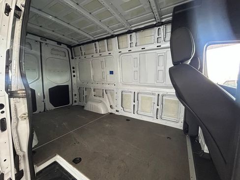 Used 2025 Mercedes-Benz Sprinter 2500 image 36