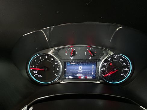 Used 2024 Chevrolet Equinox LT FWD image 11