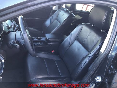 Used 2016 Toyota Avalon Limited w/ Toyota Safety Sense Package image 12