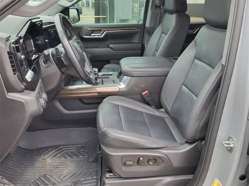 Used 2024 Chevrolet Silverado 1500 LT Trail Boss w/ Convenience Package II image 16