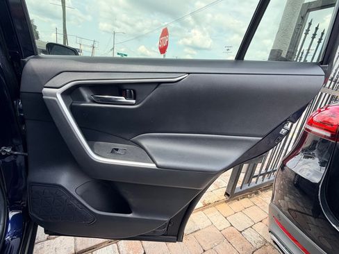 Used 2020 Toyota RAV4 XLE Premium FWD image 27
