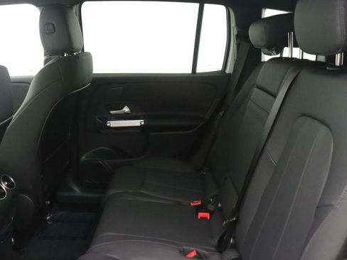 Used 2026 Mercedes-Benz GLB 250 image 33