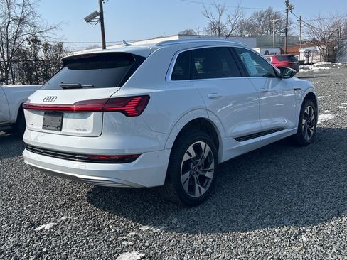 Used 2022 Audi e-tron Premium Plus w/ Premium Plus Package image 6