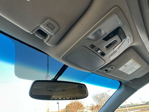 Used 2015 Toyota Sienna XLE image 20