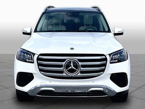 Used 2024 Mercedes-Benz GLS 450 4MATIC image 4