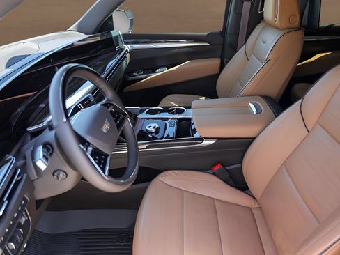 Used 2025 Cadillac Escalade Premium Luxury w/ Touring Package AWD/4WD image 9