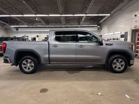 Used 2025 GMC Sierra 1500 SLT AWD/4WD image 7