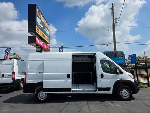 Used 2024 RAM ProMaster 2500 w/ Safety Group FWD image 6