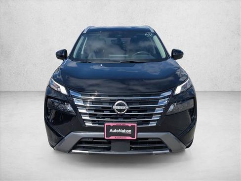 Used 2024 Nissan Rogue SL FWD image 2