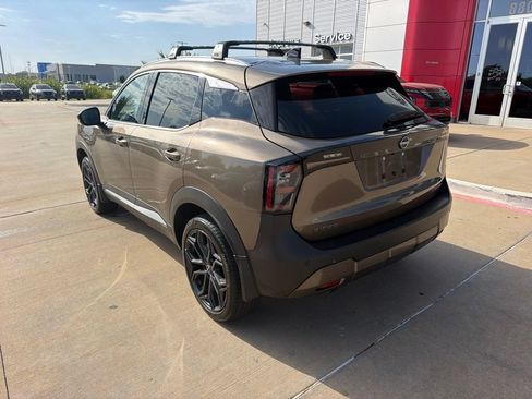 Used 2026 Nissan Kicks SR w/ SR Premium Package AWD/4WD image 3