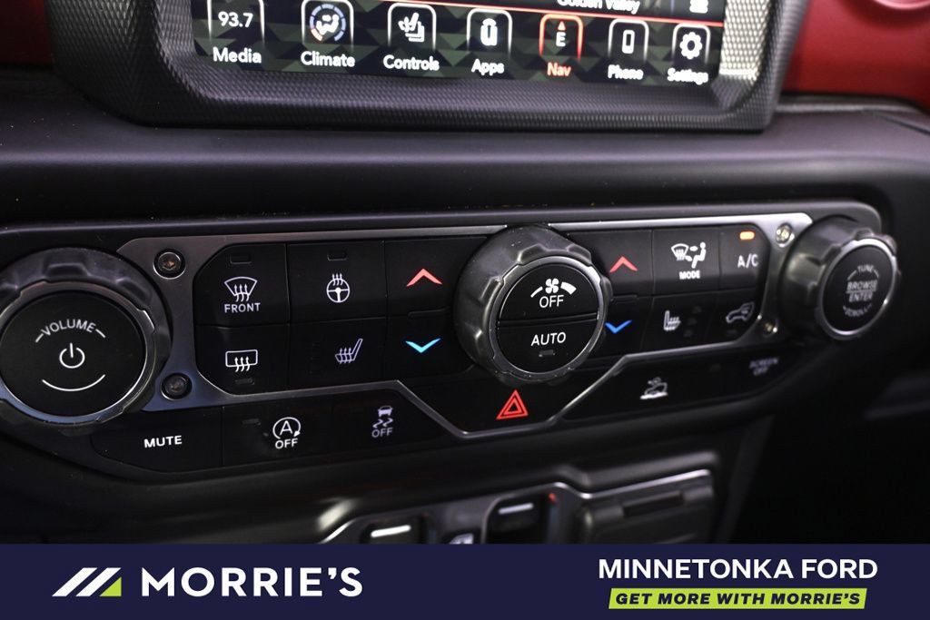 Used 2023 Jeep Wrangler Unlimited Rubicon w/ Cold Weather Group AWD/4WD image 30