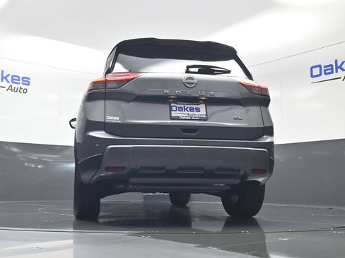 Used 2025 Nissan Rogue SL FWD image 43