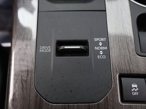 Used 2020 Toyota Highlander Limited image 53