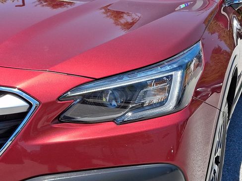 Used 2020 Subaru Outback Premium w/ Popular Package #1 AWD/4WD image 9
