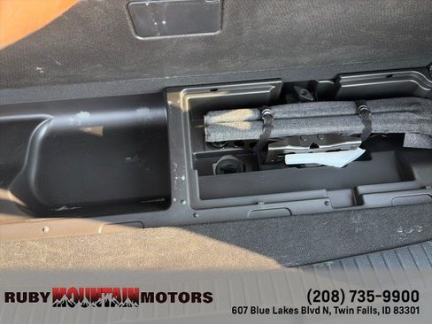 Used 2024 Ford Expedition XLT AWD/4WD image 30