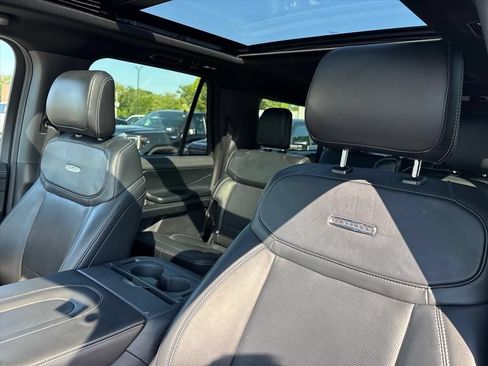 Used 2025 Ford Expedition Max Platinum w/ Stealth Appearance Package AWD/4WD image 40