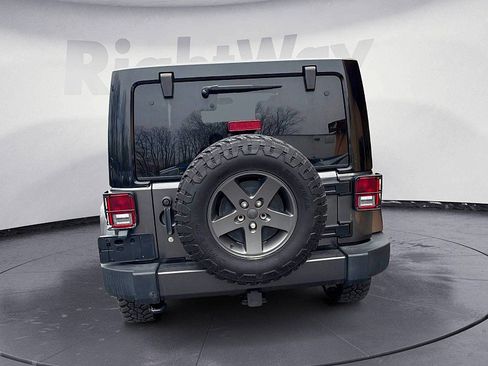 Used 2016 Jeep Wrangler Unlimited Sport image 4