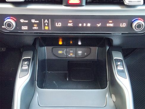 New 2026 Kia Sorento S image 14