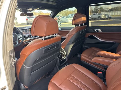 Used 2022 BMW ALPINA XB7 AWD/4WD image 26