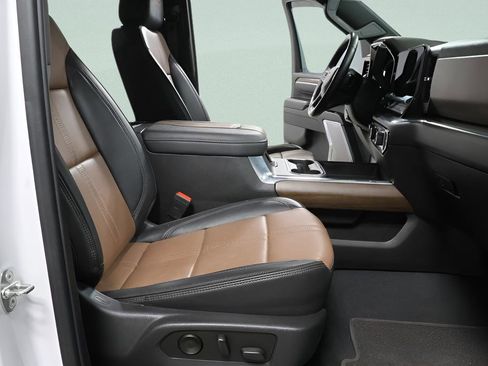 Used 2024 Chevrolet Silverado 2500 High Country image 30