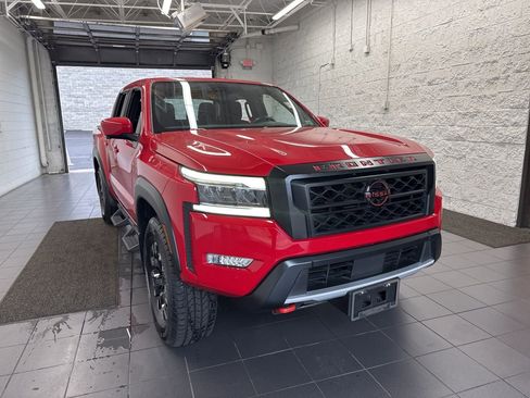 Used 2022 Nissan Frontier PRO-4X AWD/4WD image 2