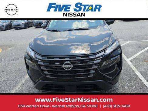 Used 2026 Nissan Rogue SV FWD image 2