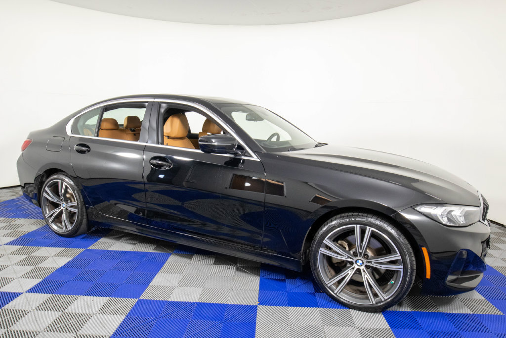 Used 2024 BMW 330i Sedan w/ Convenience Package RWD image 4