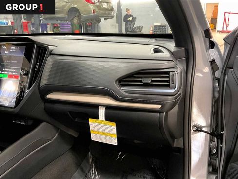 Used 2025 Subaru Forester Limited AWD/4WD image 19