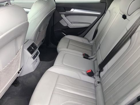 Used 2025 Audi Q5 2.0T Premium image 16