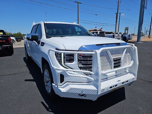 Used 2023 GMC Sierra 1500 Denali w/ Technology Package AWD/4WD image 7