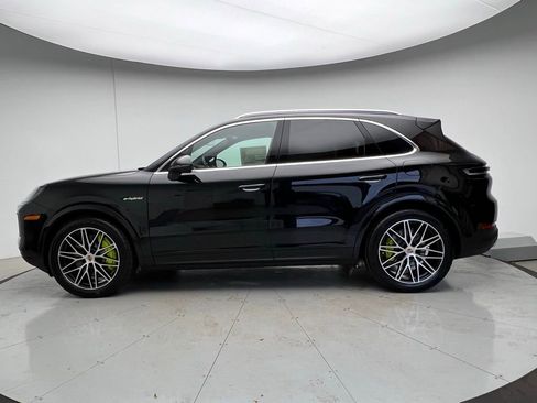 New 2026 Porsche Cayenne E-Hybrid image 2
